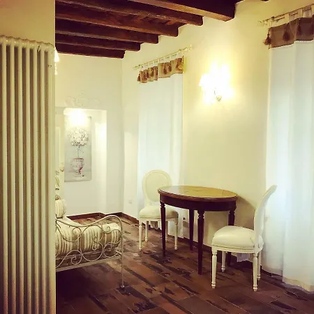 Del Vicolo * Rome