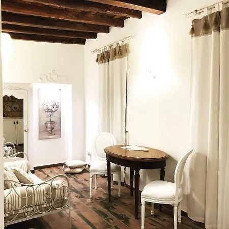 Del Vicolo Apartment *