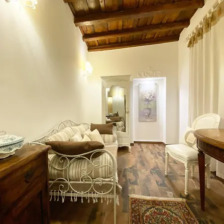 Del Vicolo Apartment *